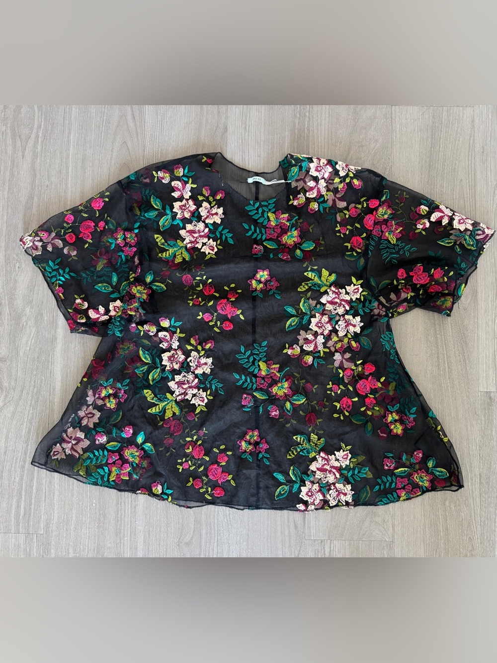 Kimchi Blue Black Floral Embroidered Short Sleeve oversized blouse Top - M NWOT